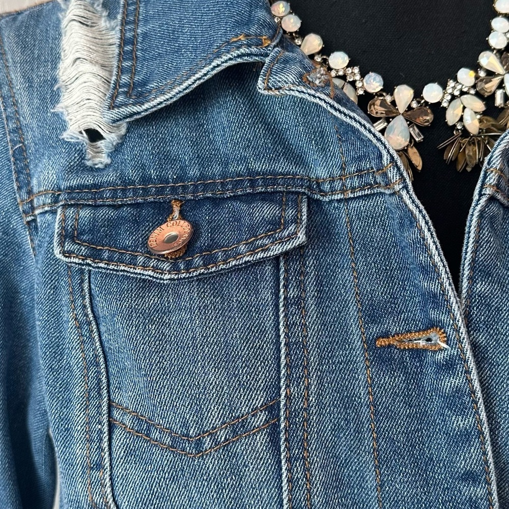 Ci Sono Medium Wash Distressed Denim Jacket Rose Gold Buttons size L - Picture 10 of 11